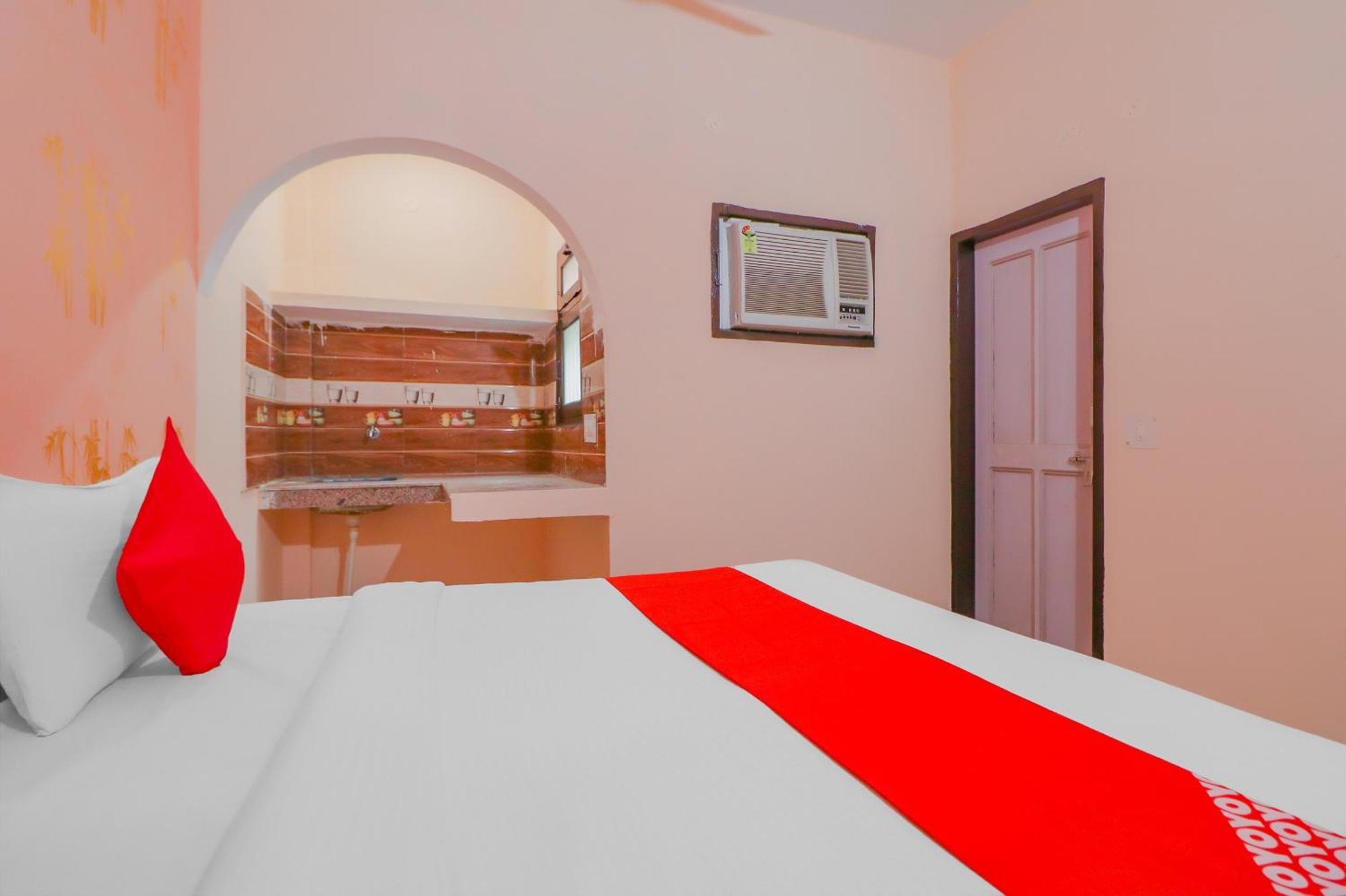 Hotel O Bhardwaj Guest House Garhi Harsaru Esterno foto