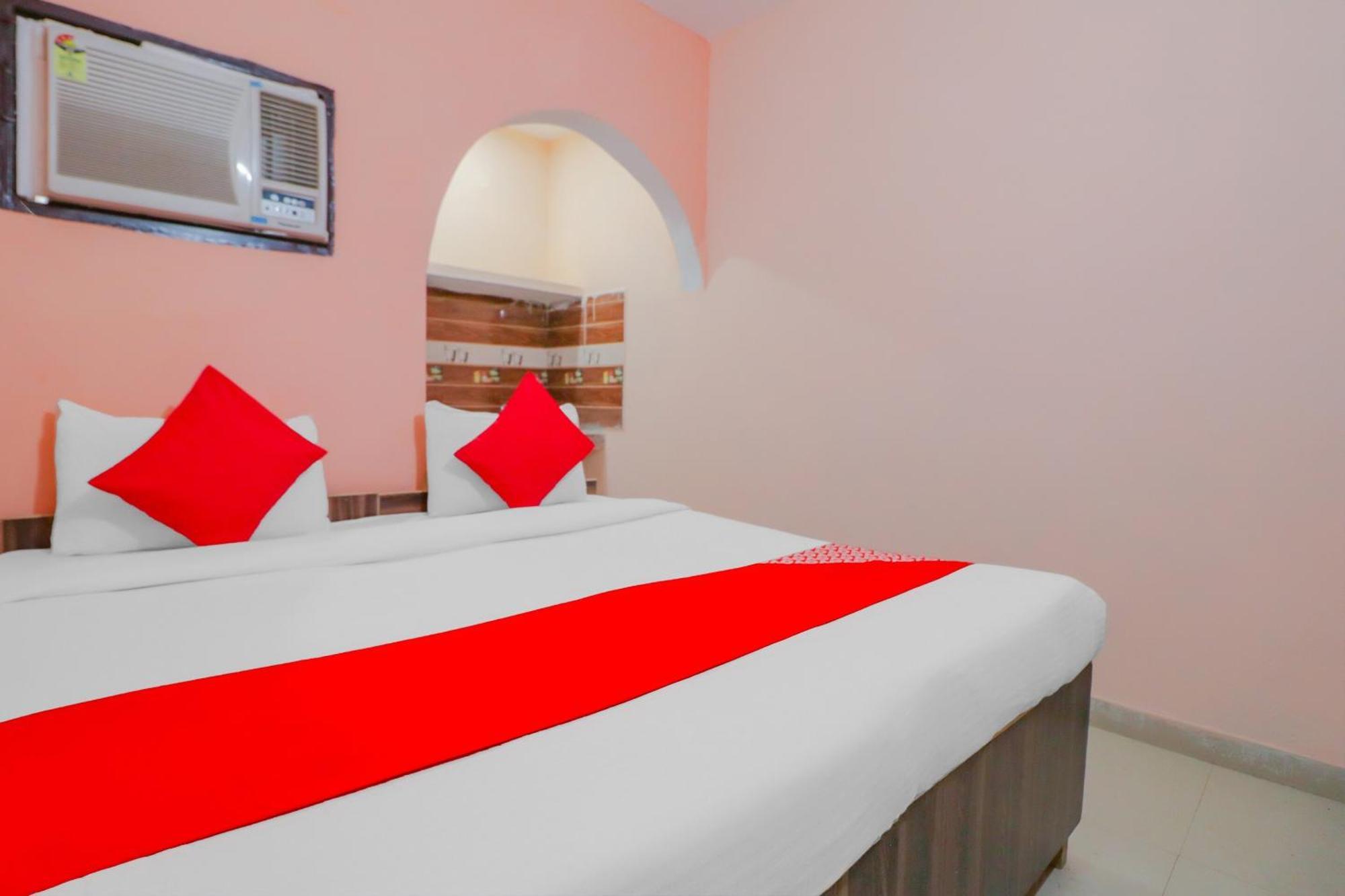 Hotel O Bhardwaj Guest House Garhi Harsaru Esterno foto