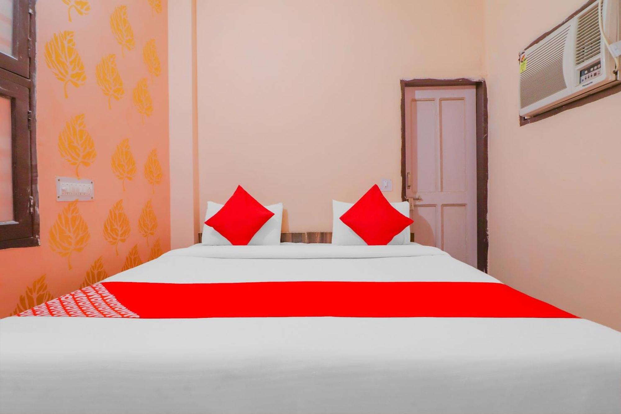 Hotel O Bhardwaj Guest House Garhi Harsaru Esterno foto