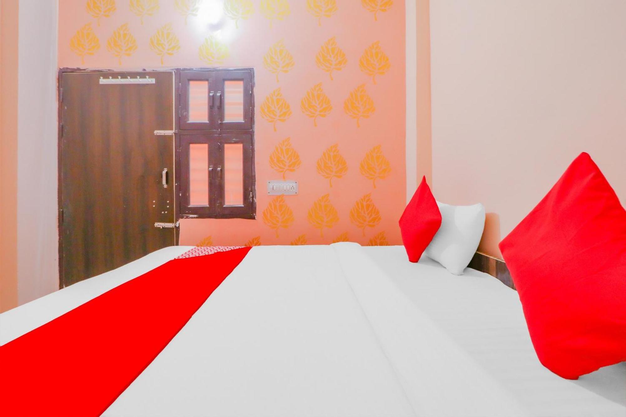 Hotel O Bhardwaj Guest House Garhi Harsaru Esterno foto