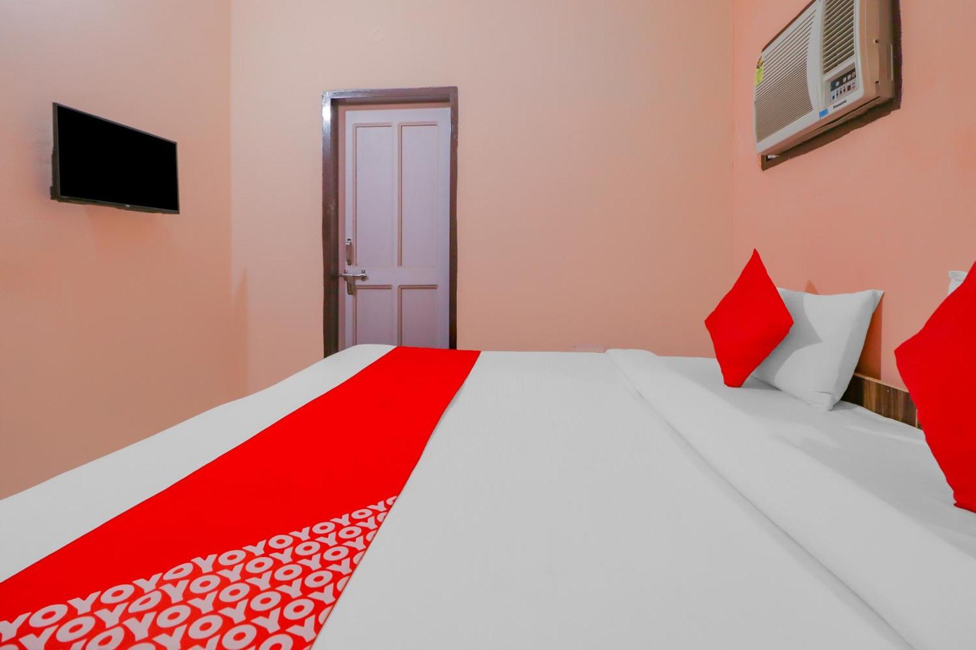 Hotel O Bhardwaj Guest House Garhi Harsaru Esterno foto