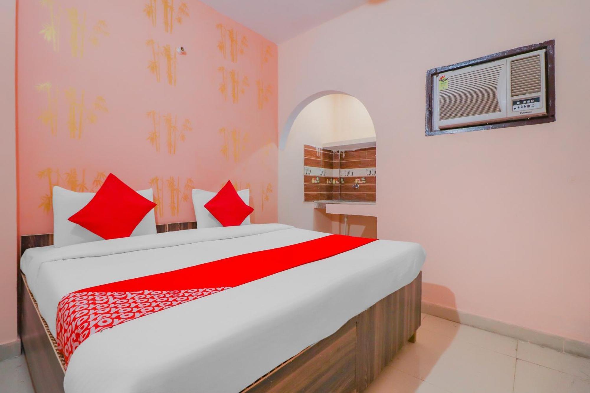 Hotel O Bhardwaj Guest House Garhi Harsaru Esterno foto