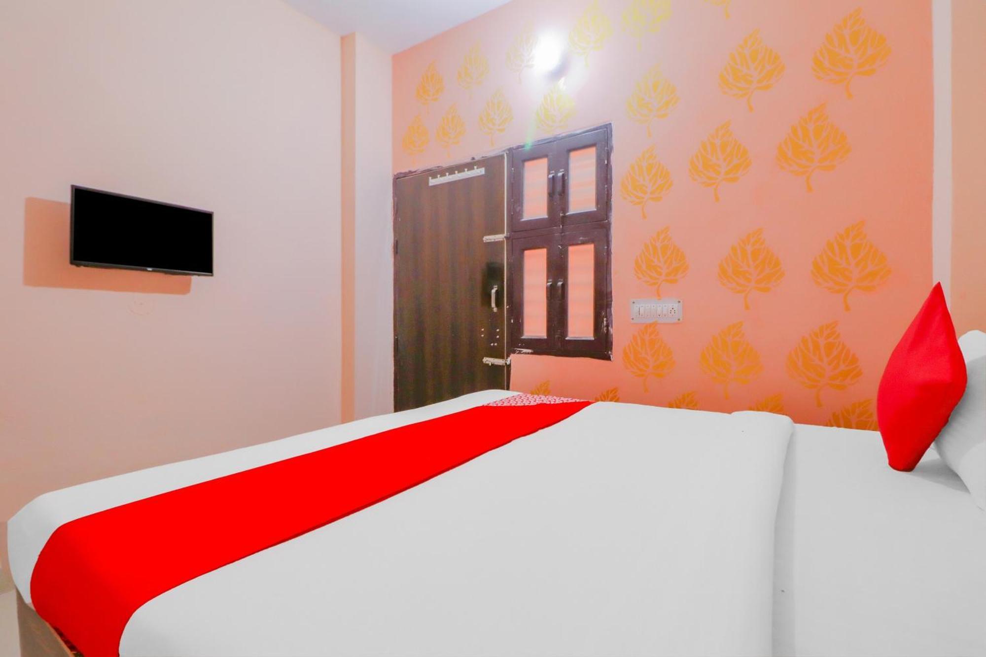 Hotel O Bhardwaj Guest House Garhi Harsaru Esterno foto