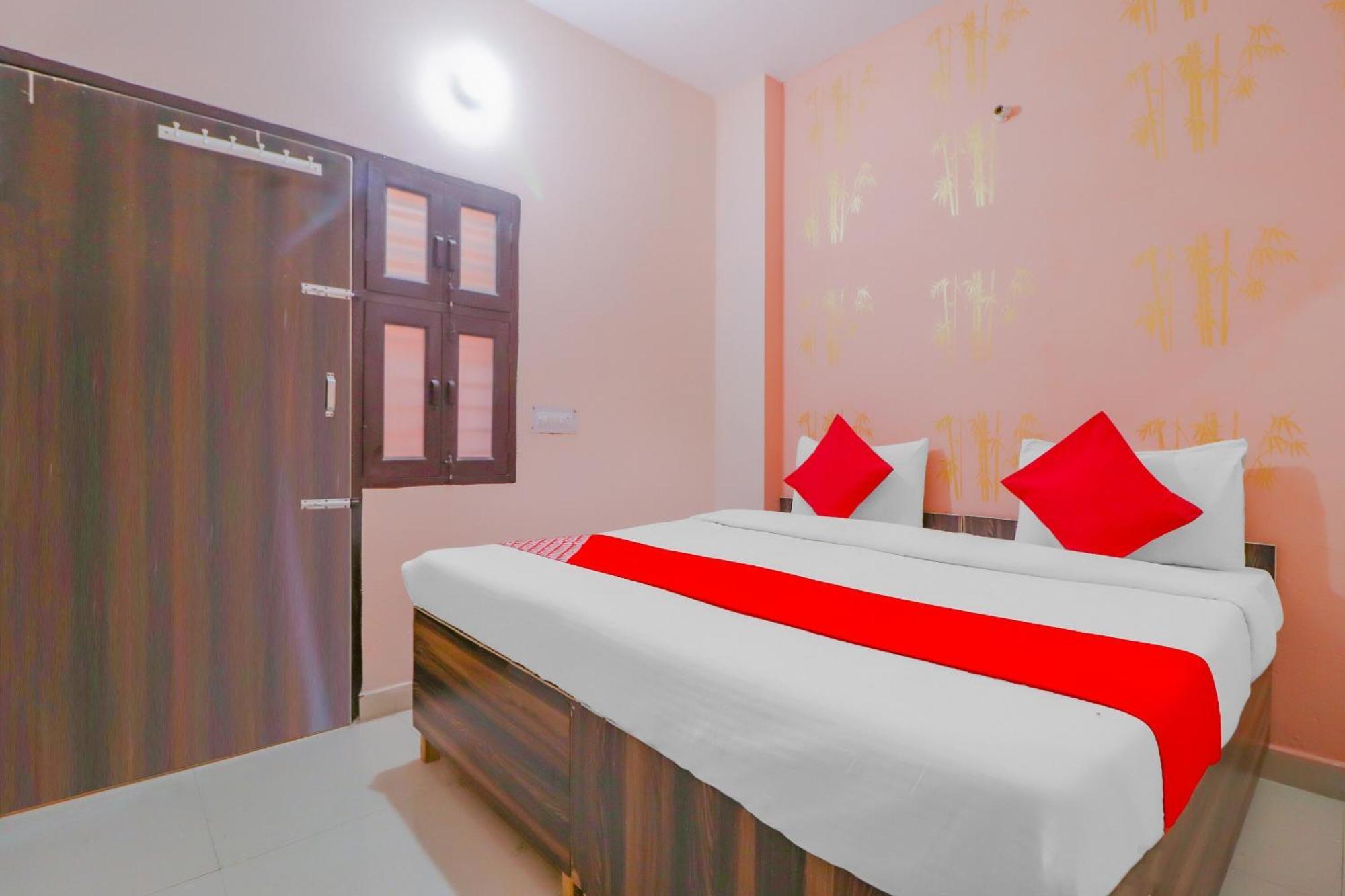 Hotel O Bhardwaj Guest House Garhi Harsaru Esterno foto