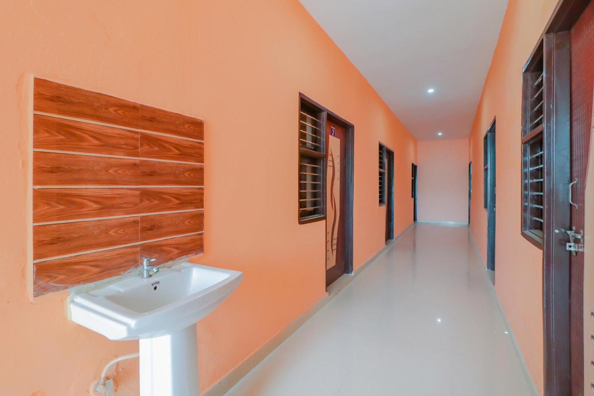 Hotel O Bhardwaj Guest House Garhi Harsaru Esterno foto