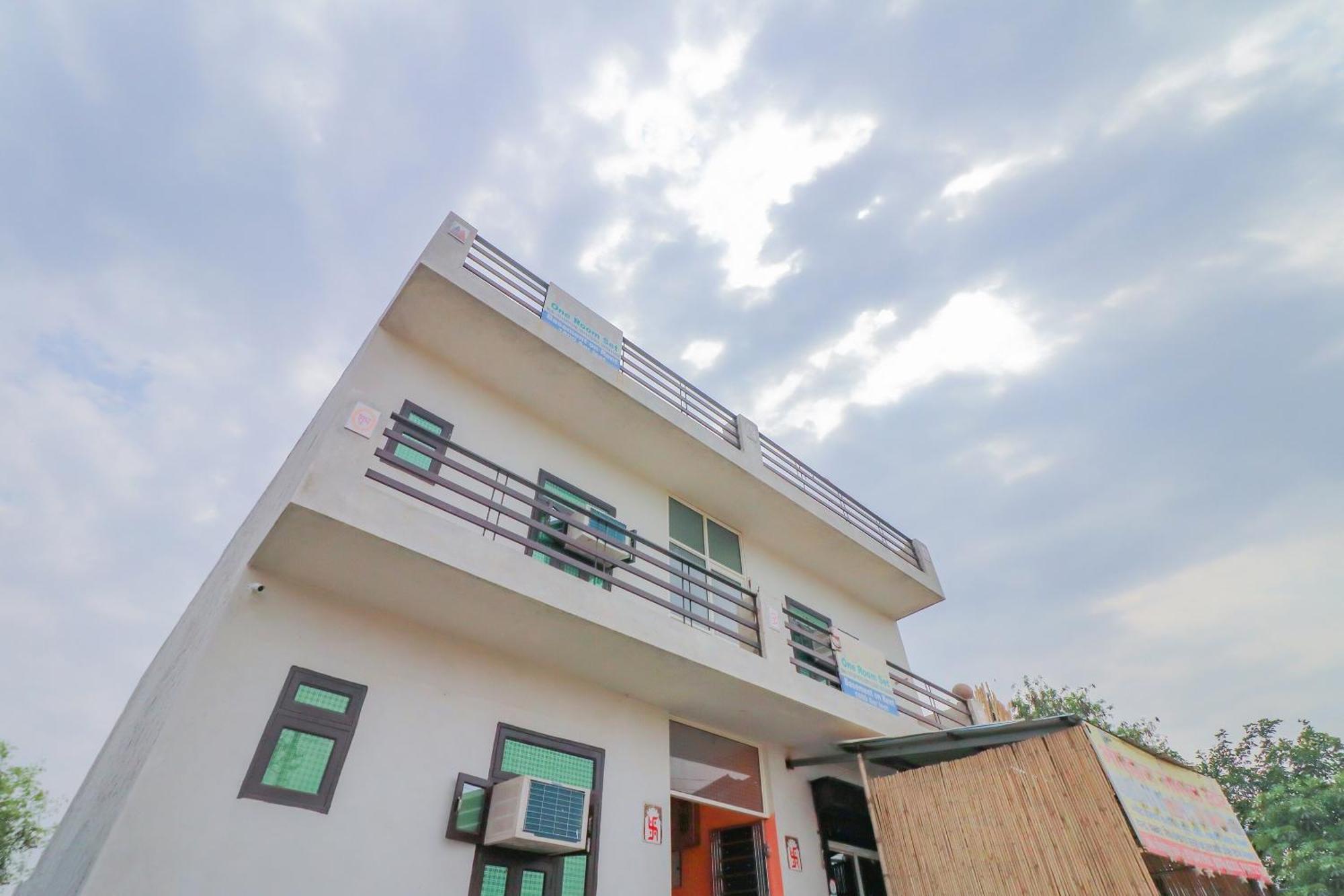 Hotel O Bhardwaj Guest House Garhi Harsaru Esterno foto