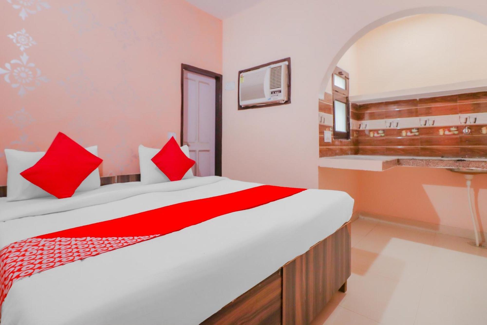 Hotel O Bhardwaj Guest House Garhi Harsaru Esterno foto